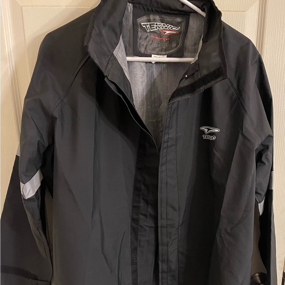 Men’s Teknic rain suit size small